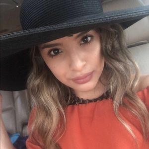 Meet your Posher, Destiny